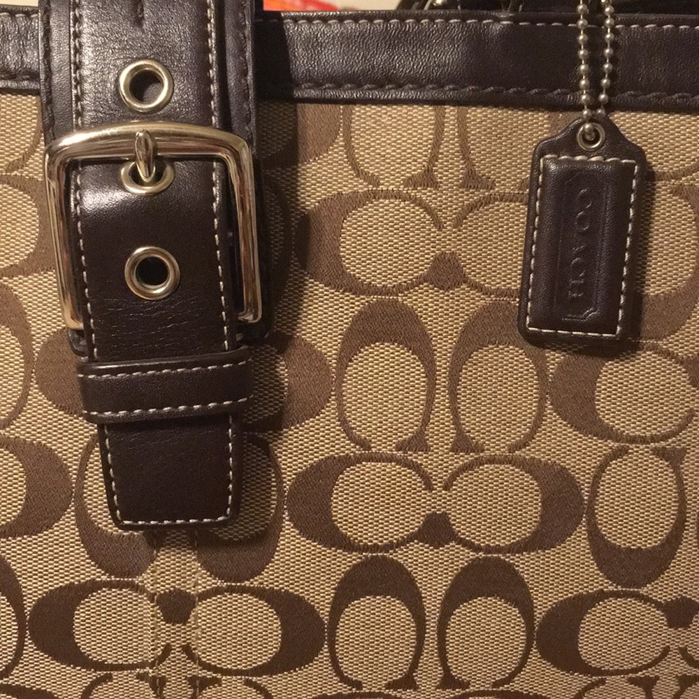 Coach purse - Picture 3 of 8